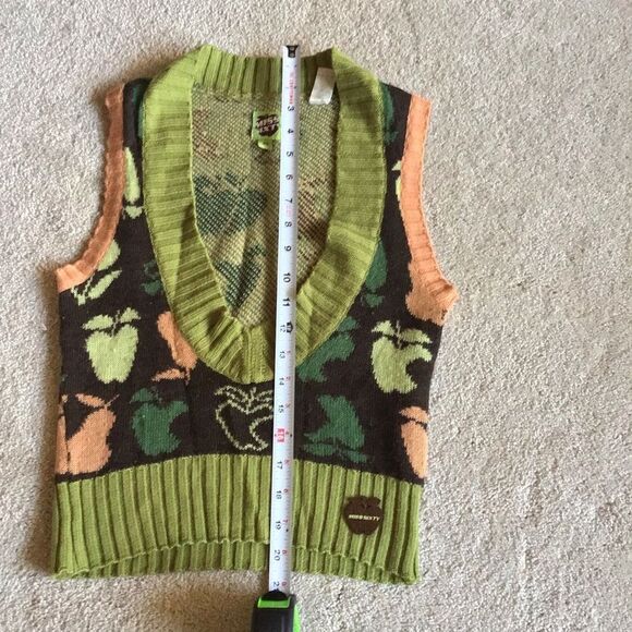 VERY RARE vintage Miss Sixty Wool Apple Design Green Sweater Vest - Picture 9 of 9